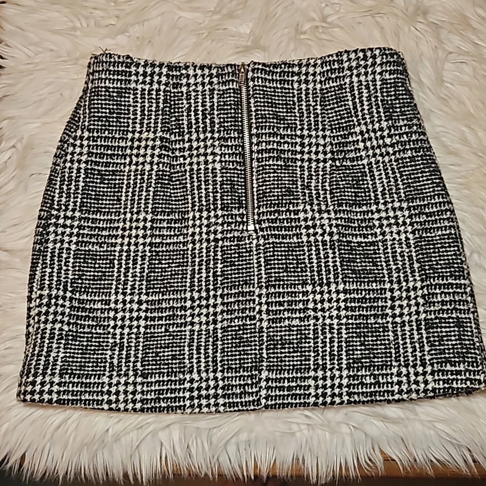H&M Divided Wrap Front Checked Mini Skirt – Size 8 (NWT)